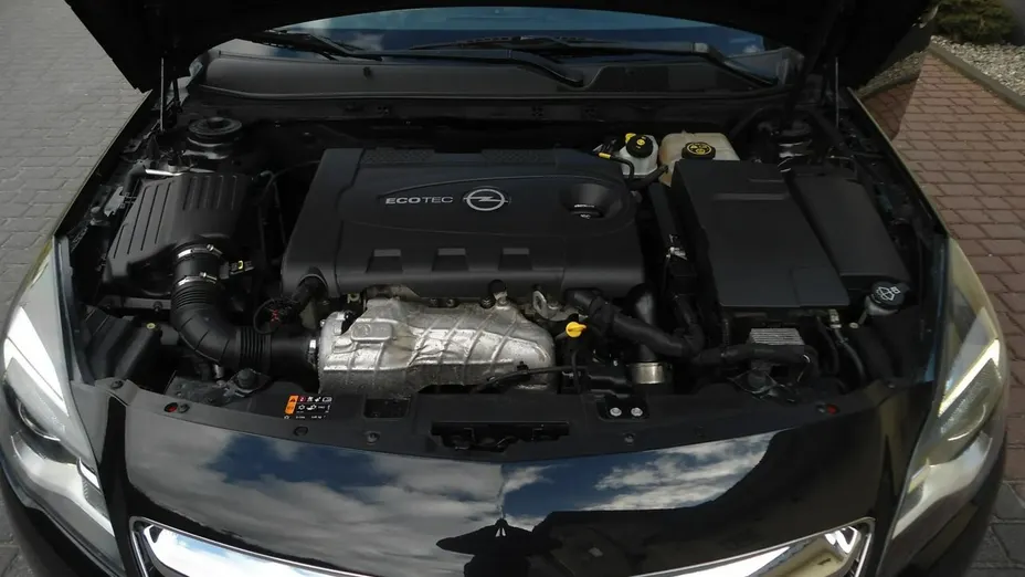 OPEL Insignia -