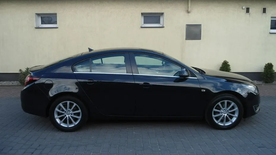 OPEL Insignia -