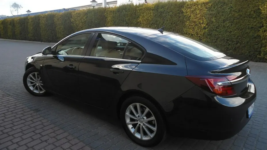 OPEL Insignia -