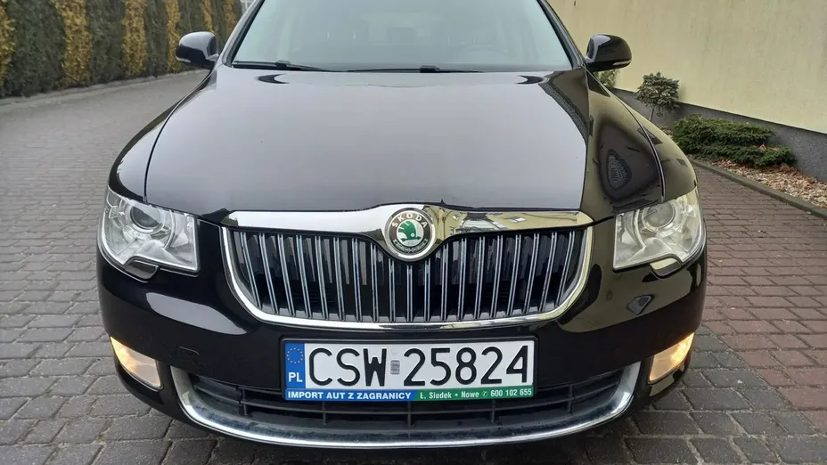 SKODA Superb -