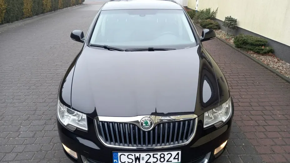 SKODA Superb -