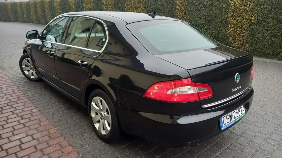 SKODA Superb -