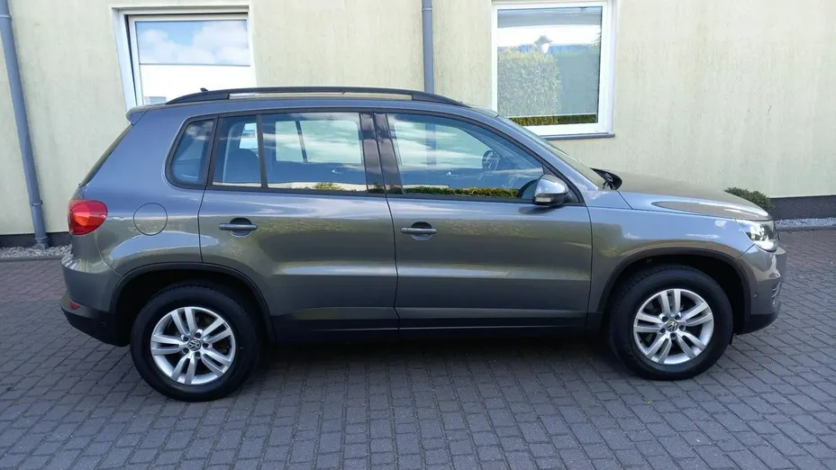 VOLKSWAGEN Tiguan -