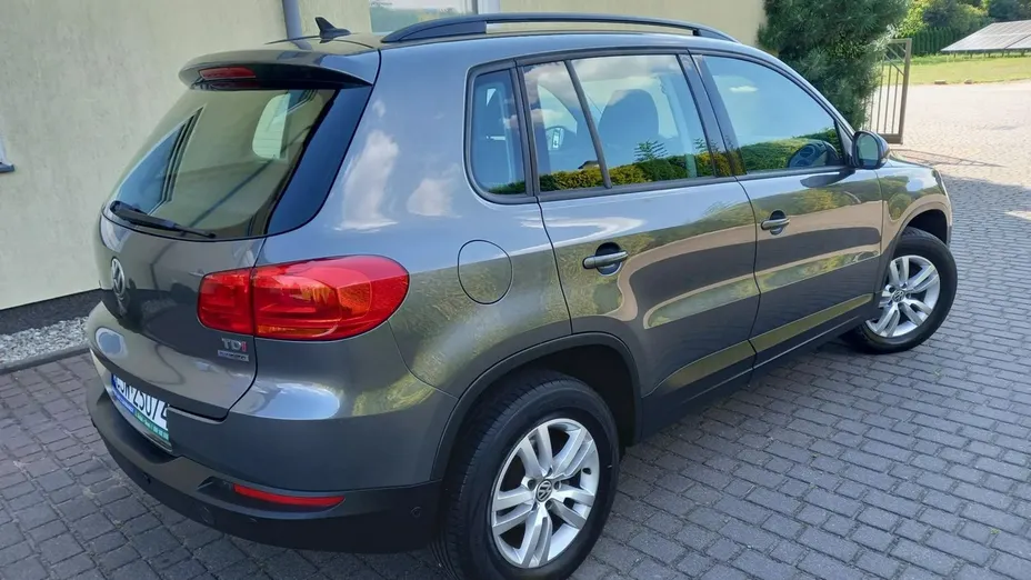 VOLKSWAGEN Tiguan -