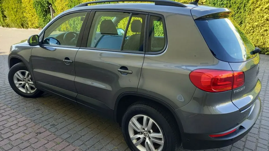 VOLKSWAGEN Tiguan -