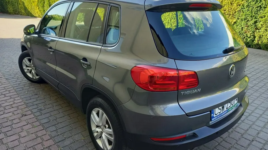 VOLKSWAGEN Tiguan -