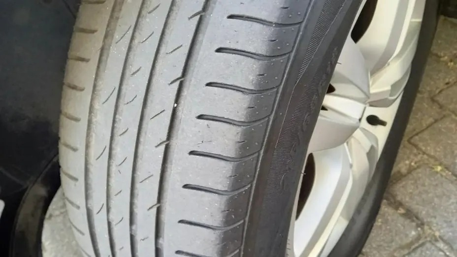 VOLKSWAGEN Tiguan -