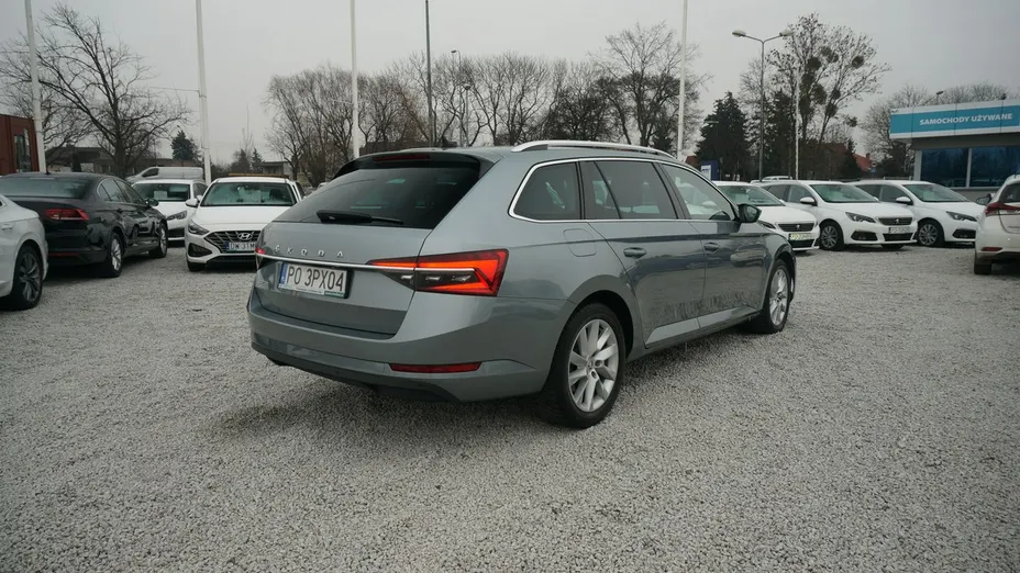 SKODA Superb -