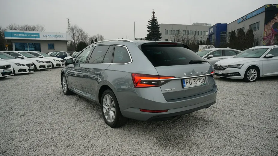 SKODA Superb -