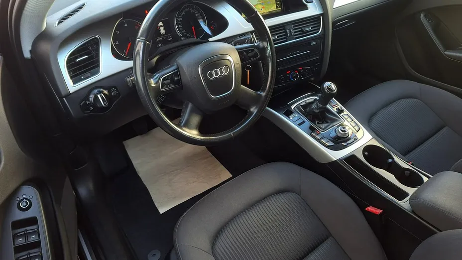 AUDI A4 -