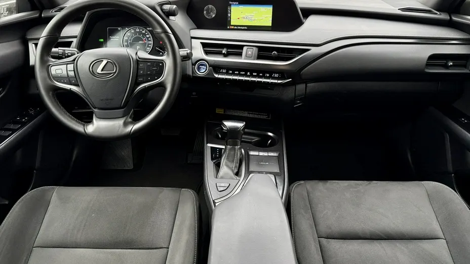 LEXUS UX -