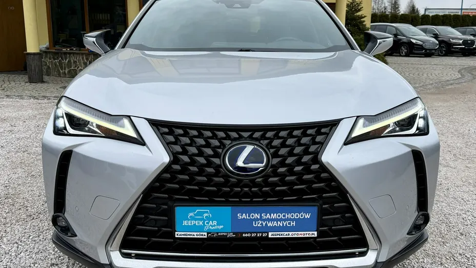 LEXUS UX -