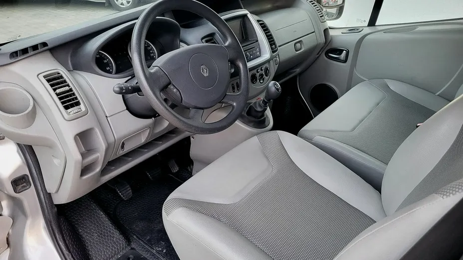 RENAULT Trafic -