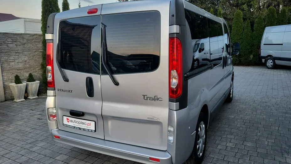 RENAULT Trafic -