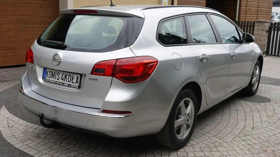 OPEL Astra -