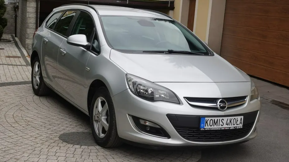 OPEL Astra -