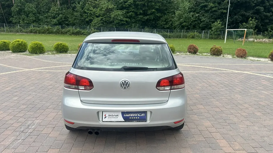 VOLKSWAGEN Golf -