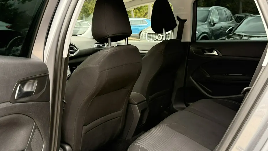 PEUGEOT 308 -
