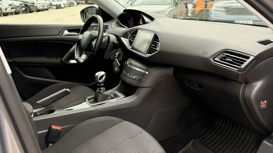 PEUGEOT 308 -