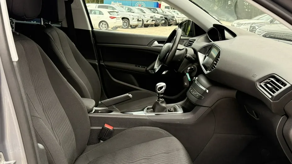 PEUGEOT 308 -