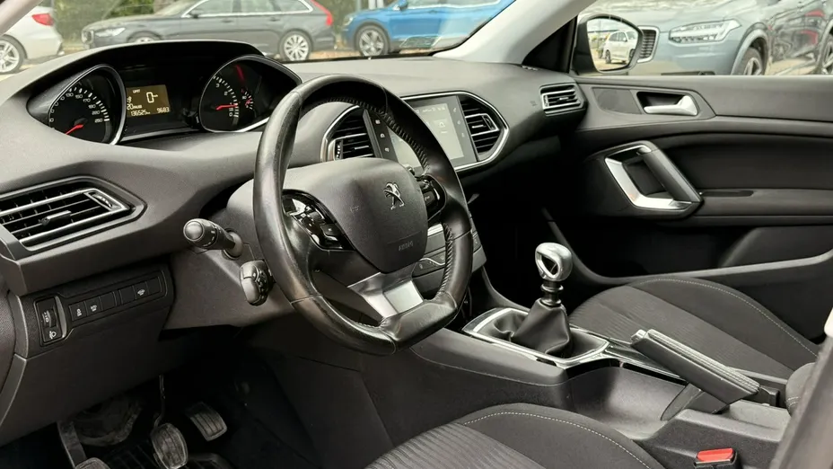 PEUGEOT 308 -