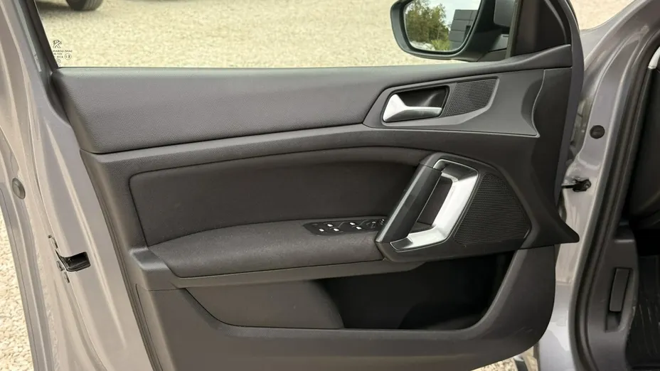 PEUGEOT 308 -
