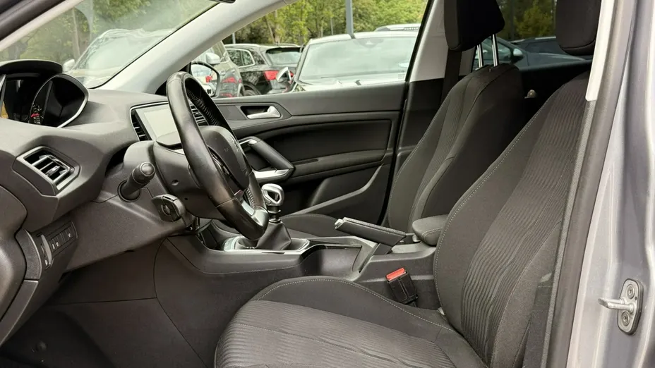 PEUGEOT 308 -