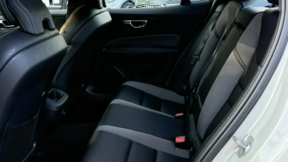 VOLVO S60 -