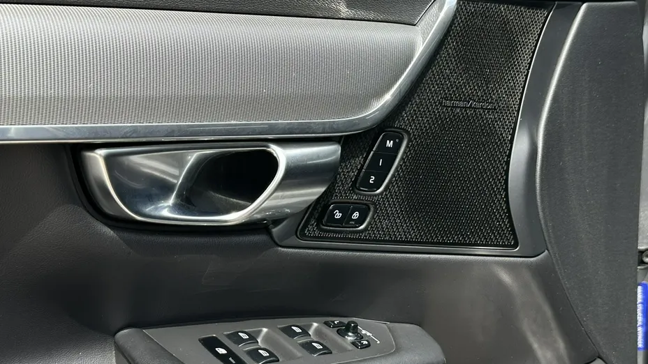 VOLVO V90 -