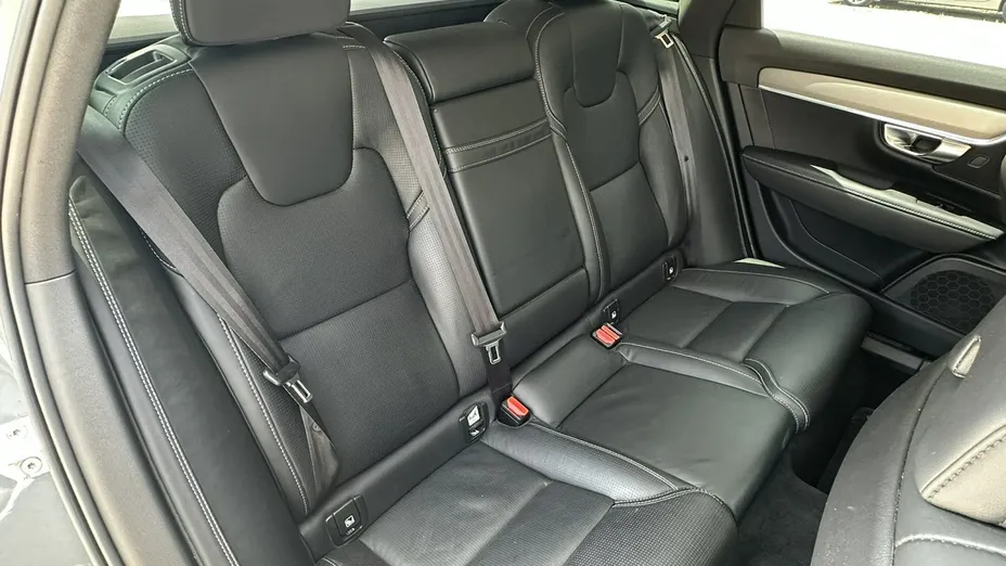 VOLVO V90 -