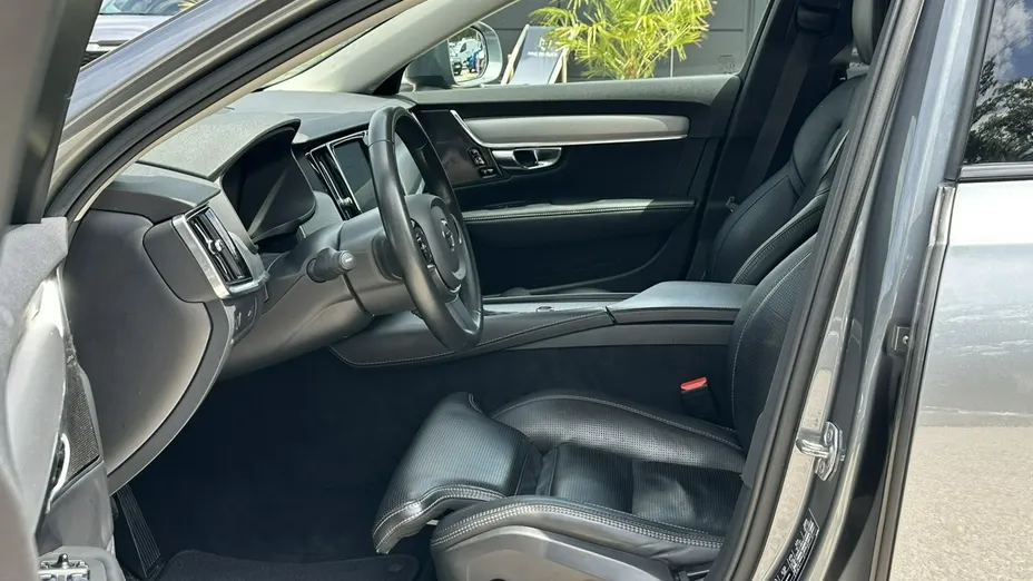 VOLVO V90 -