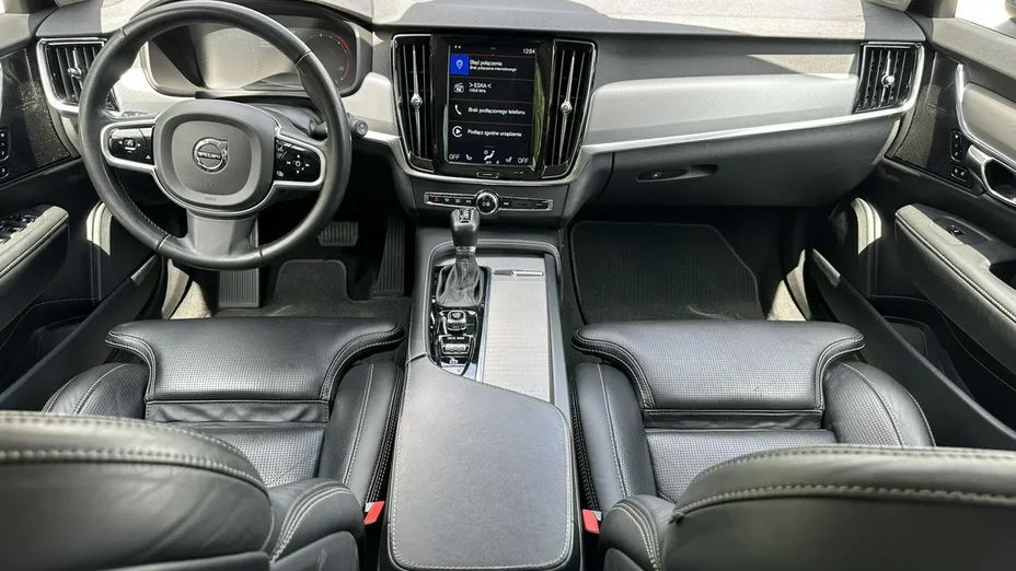 VOLVO V90 -