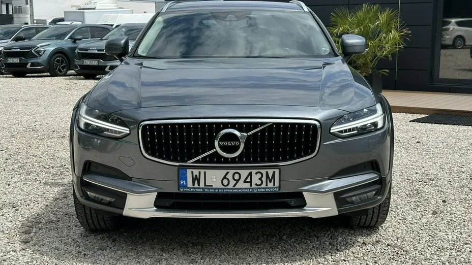 VOLVO V90 -