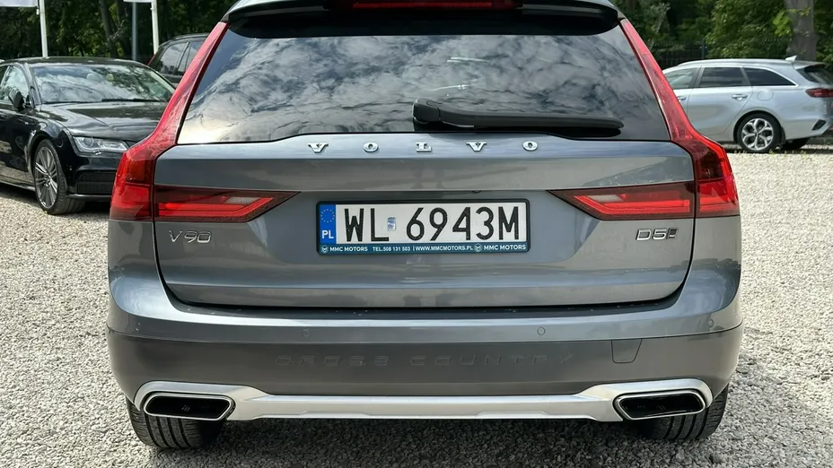 VOLVO V90 -