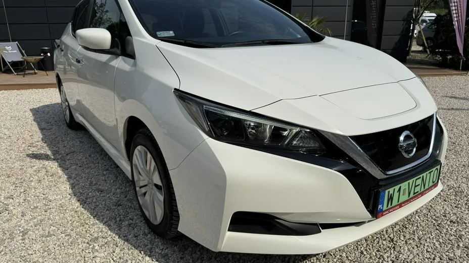 NISSAN Leaf -