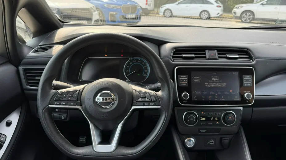 NISSAN Leaf -