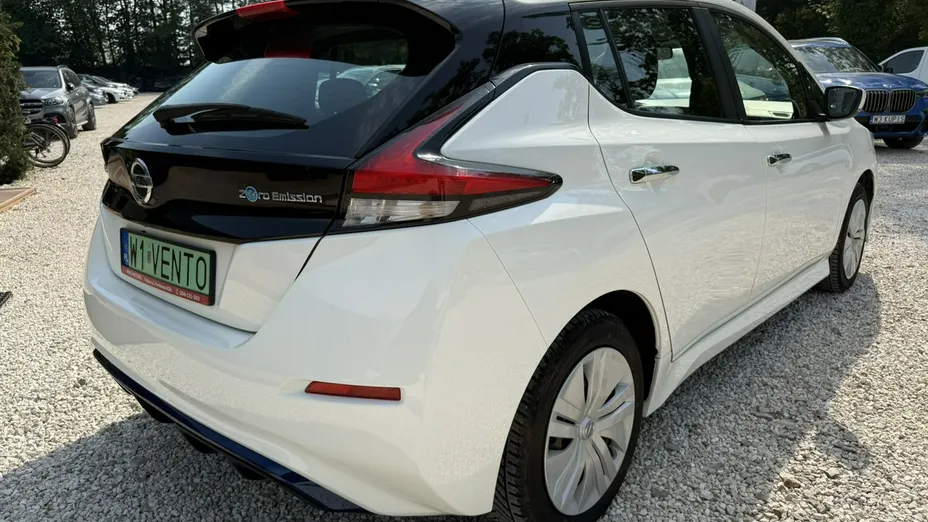 NISSAN Leaf -