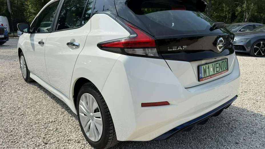 NISSAN Leaf -