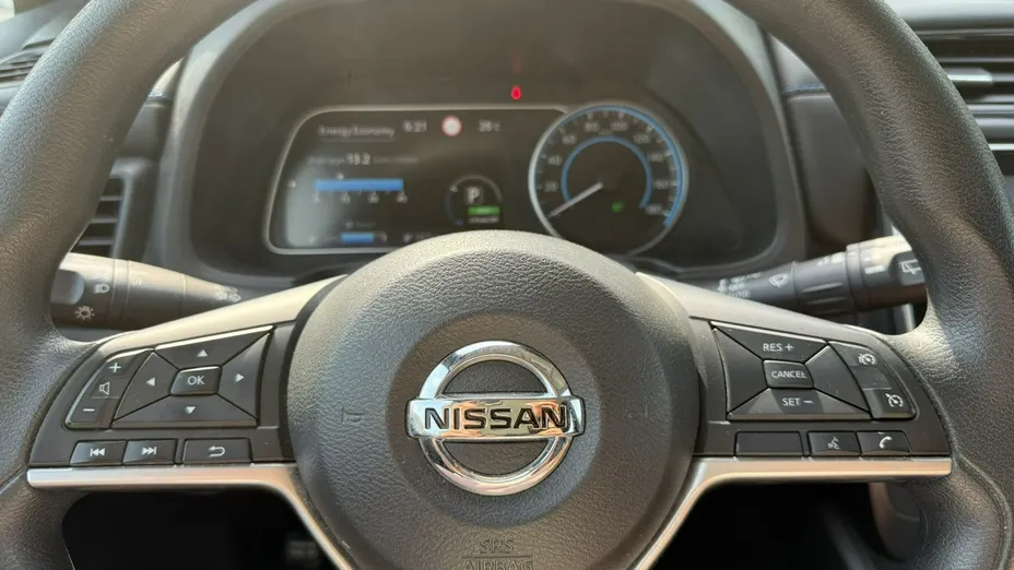 NISSAN Leaf -