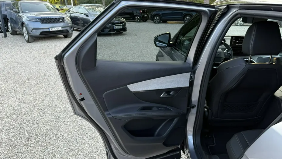 PEUGEOT 3008 -