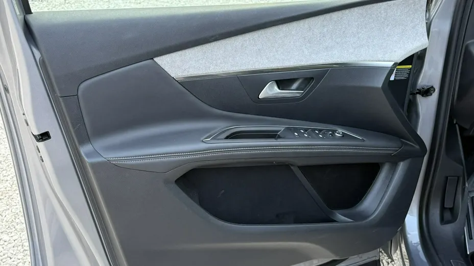PEUGEOT 3008 -