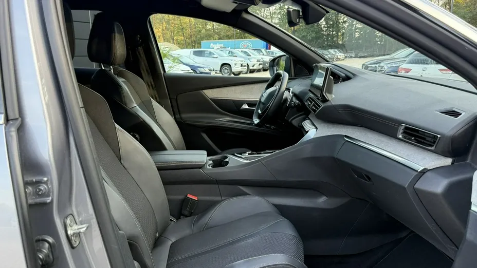 PEUGEOT 3008 -