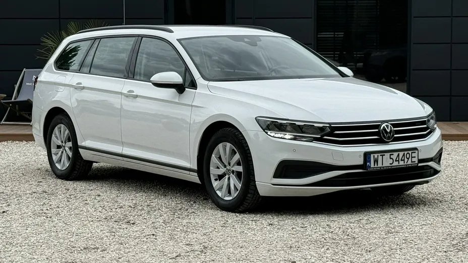 VOLKSWAGEN Passat -