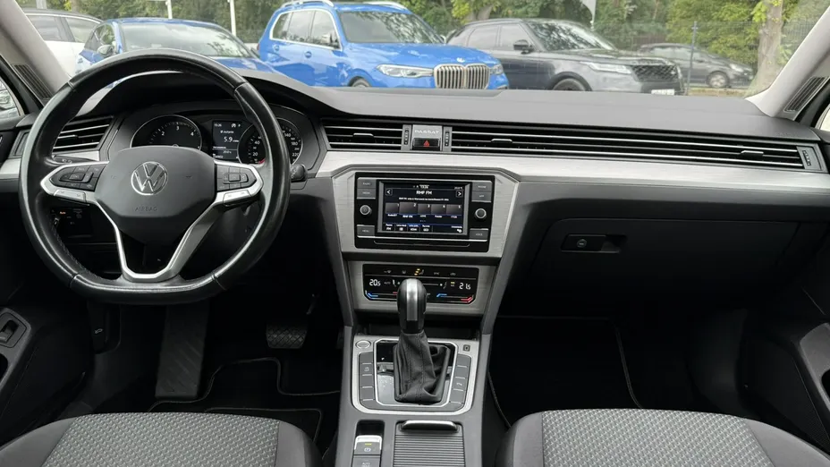 VOLKSWAGEN Passat -