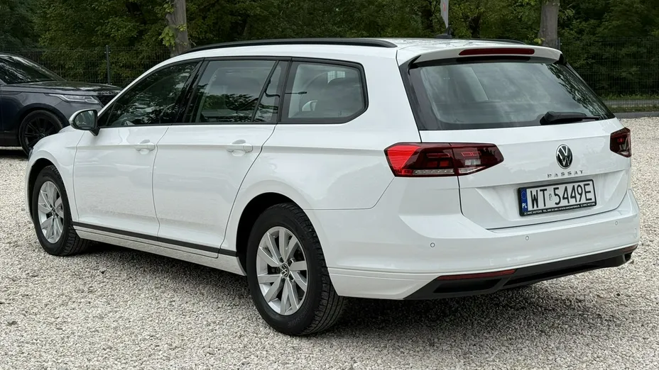 VOLKSWAGEN Passat -