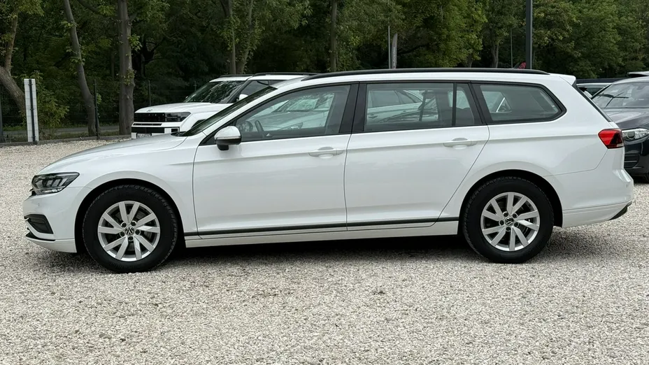 VOLKSWAGEN Passat -