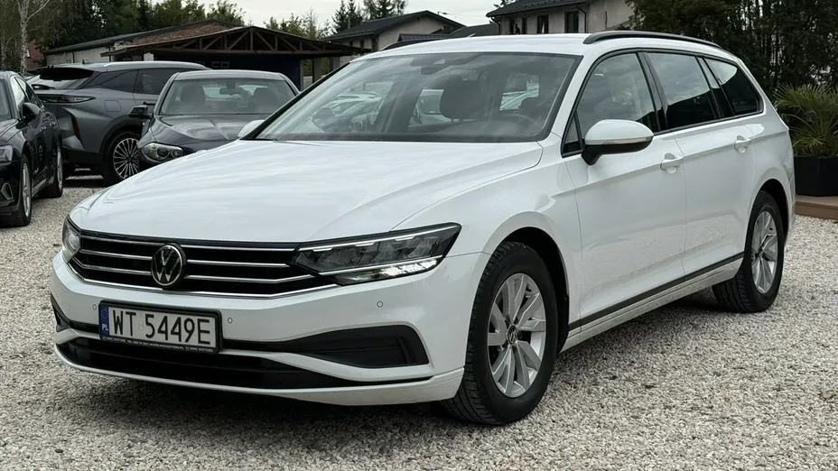 VOLKSWAGEN Passat -