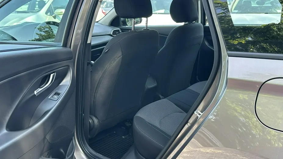 HYUNDAI i30 -