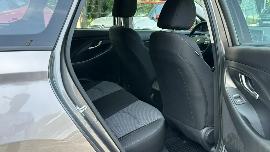 HYUNDAI i30 -
