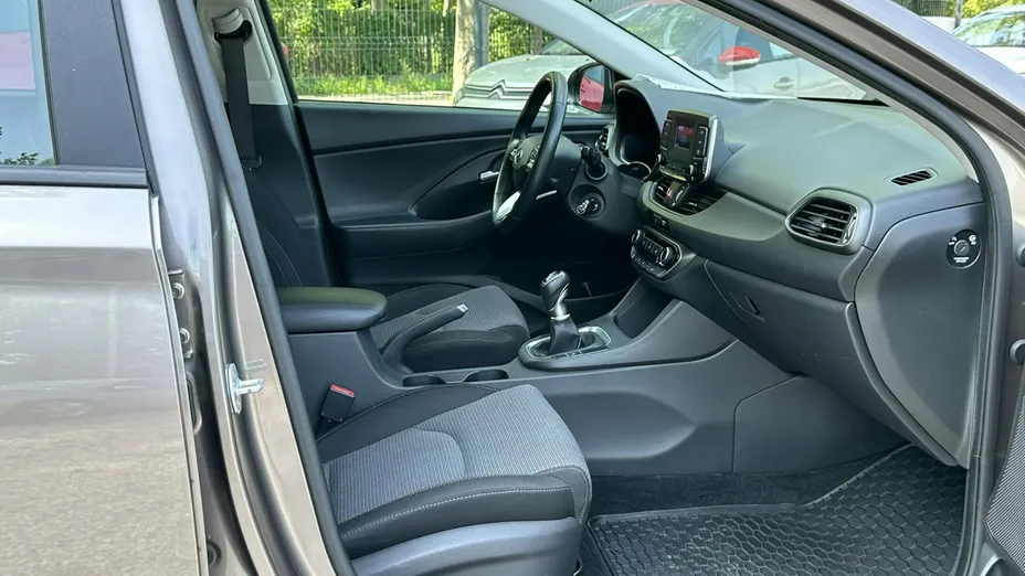 HYUNDAI i30 -